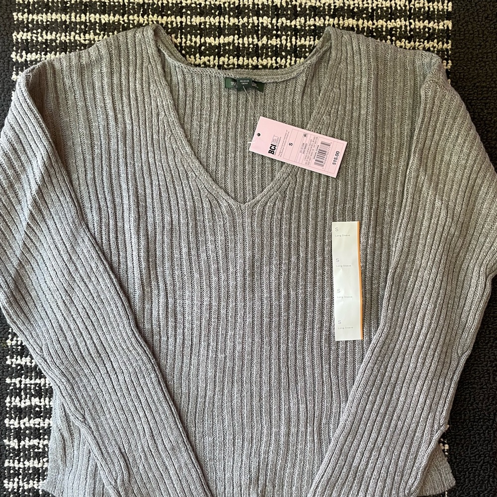 Wild fable sweater size small
